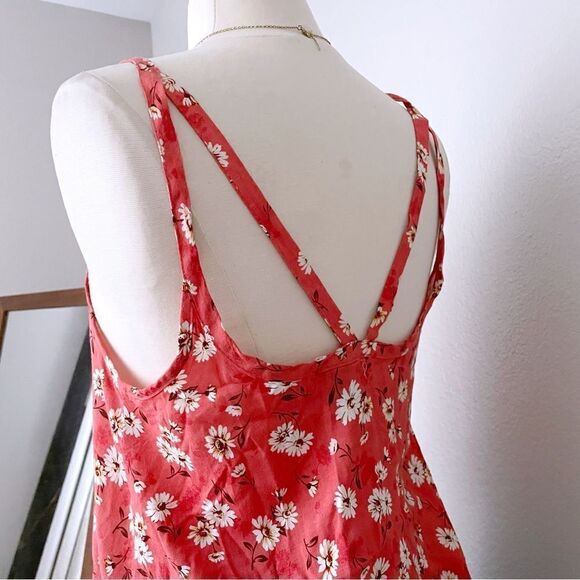 Floral Button Front Crop Top - Picture 4 of 5